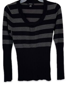 Majora Women's Long Sleeve Black and Gray Knit Top • Size Medium